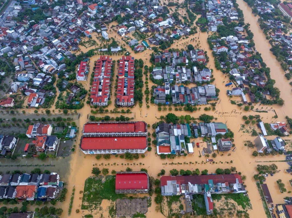 lu lut tai hue_hue ngap lut_mua lu tai hue_o che năng_o che mau_o lech tam_o du che mua nang tai hue4.jpg